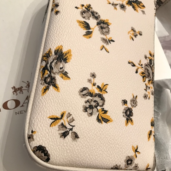 Beautiful Authentic COACH Leather & charm wristlet - Picture 5 of 6